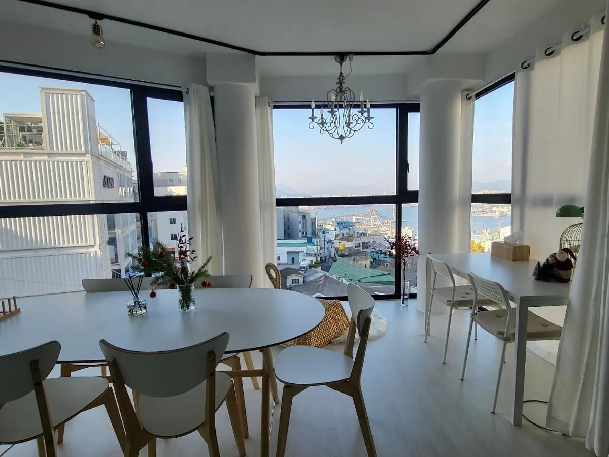 Mirage Yeondo Ocean View Rooftop Aparthotel Busan 0*,