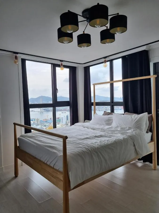 Mirage Yeondo Ocean View Rooftop Aparthotel Busan
