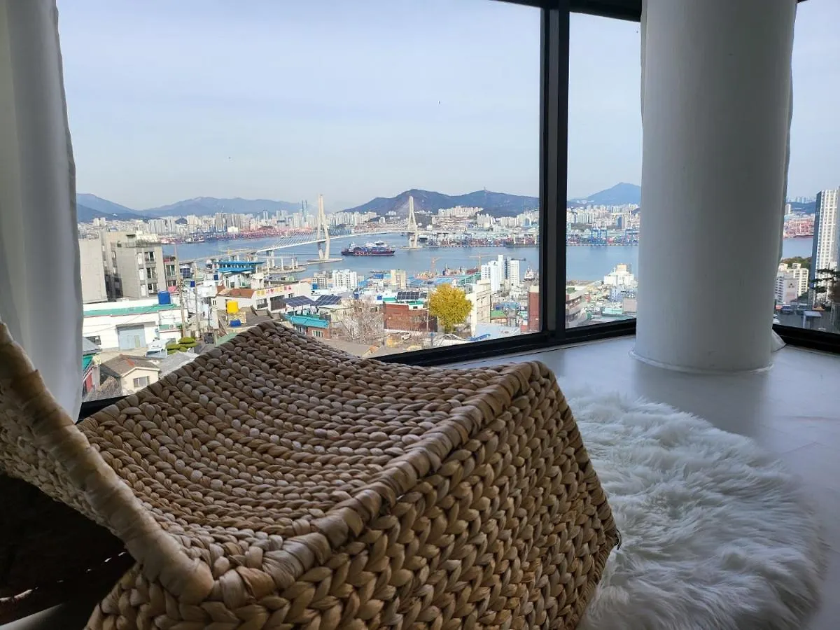 Mirage Yeondo Ocean View Rooftop Aparthotel Busan 0*,