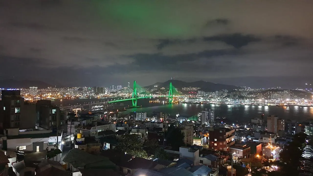 Mirage Yeondo Ocean View Rooftop Aparthotel Busan