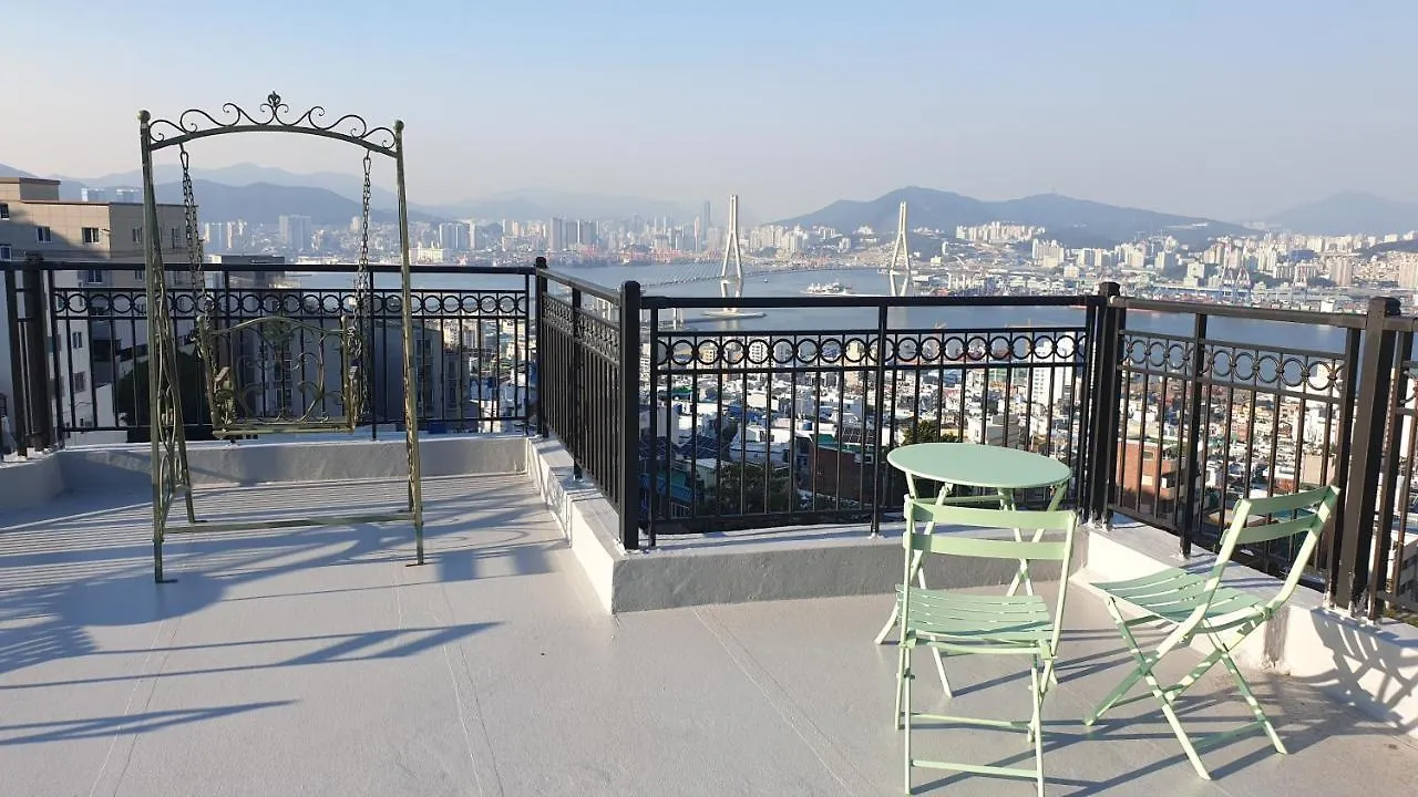 Mirage Yeondo Ocean View Rooftop Aparthotel Busan