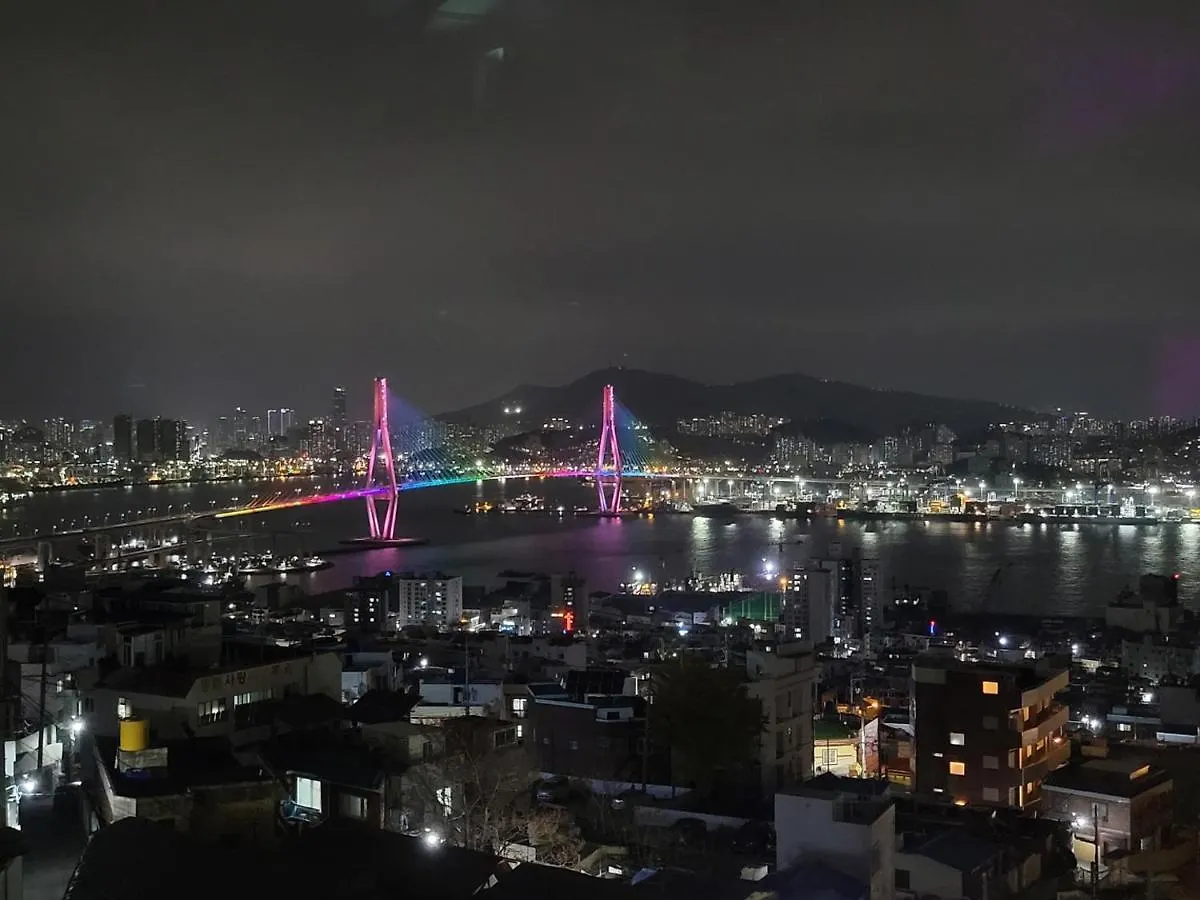 Mirage Yeondo Ocean View Rooftop Aparthotel Busan